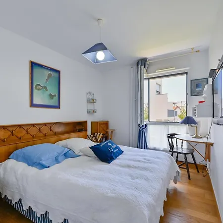 Le Rev - A 900m De La