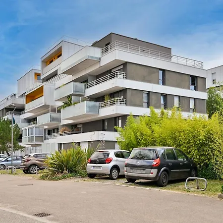 Le Rev - A 900m De La