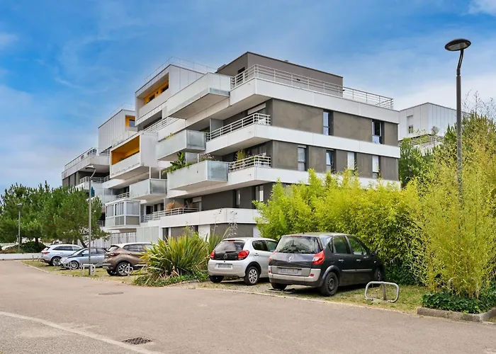 Le Rev - A 900m De La